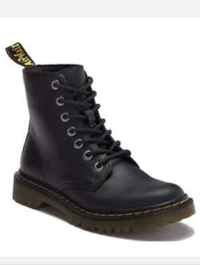 Dr. Martens Women's Luana Leather Black Lace-Up Combat Lug Sole Boots Size 7